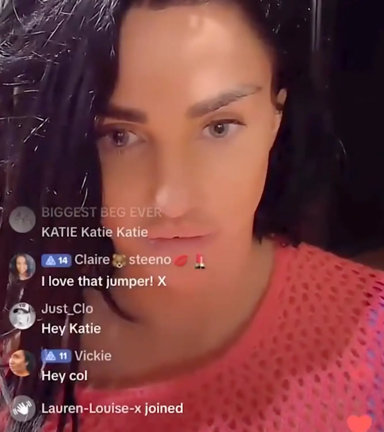 Katie continued to chat with fans while arguing with Carl.