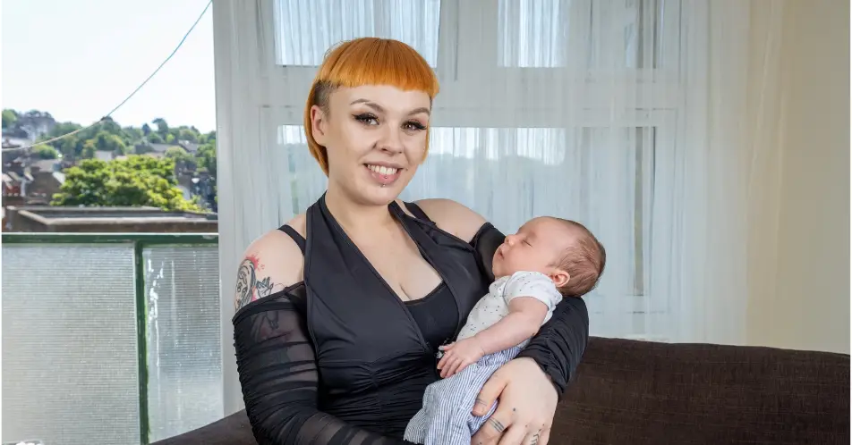 Lorenzo was born weighing 5lbs 2oz.