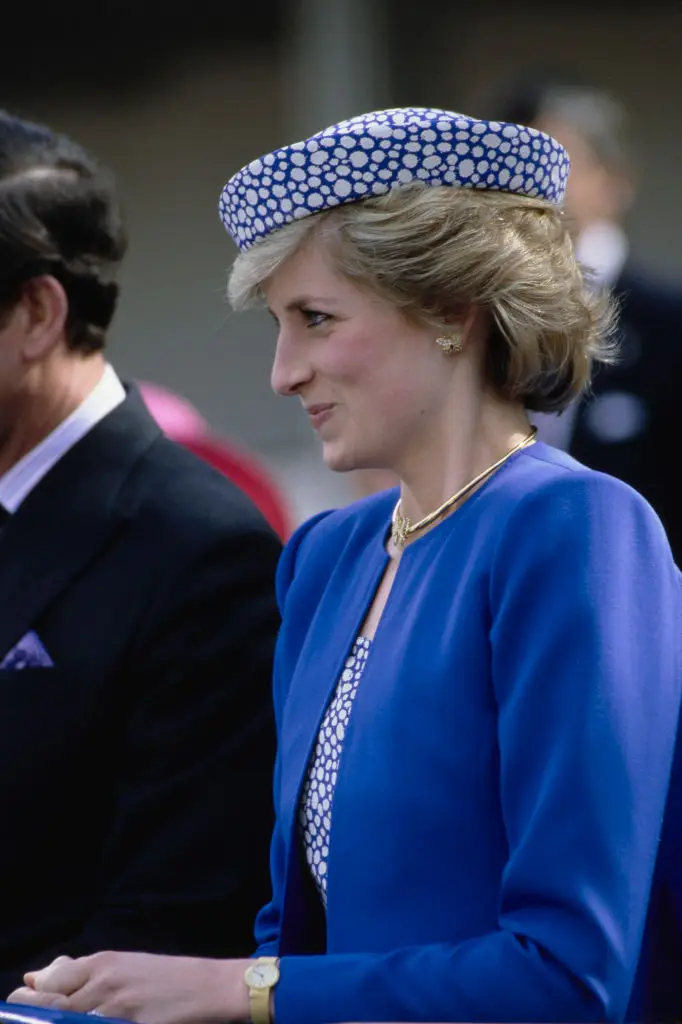 Diana wearing the butterfly earrings in 1986. (Tim Graham Photo Library via Getty Images)