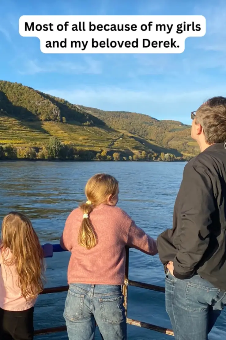 (TikTok/@sarahmandelauthor)