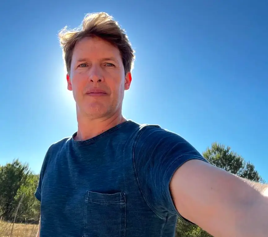 Any suggestions for James Blunt's new name? (Instagram/@jamesblunt)