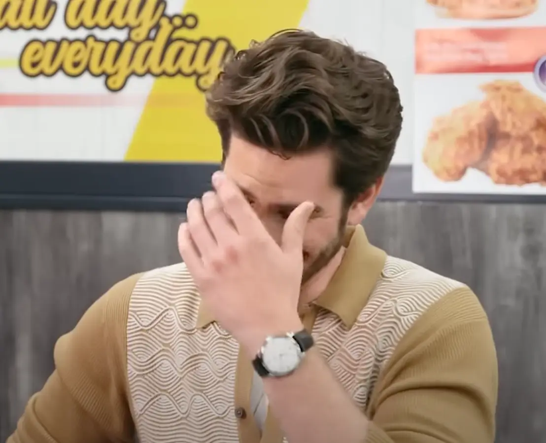 Fans were loving the pair's 'chemistry' (YouTube/Amelia Dimoldenberg)