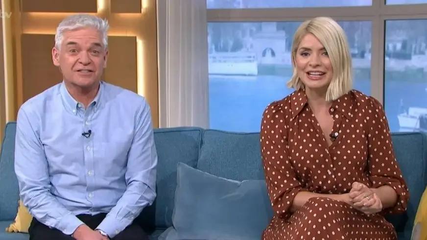 This Morning Fans Are Just Noticing Bizarre Detail About Studio Windows