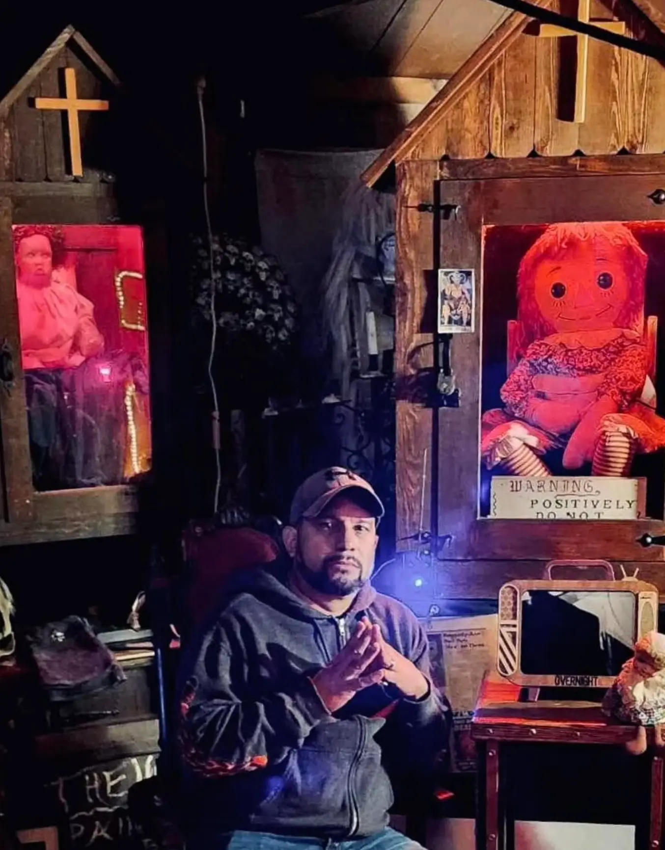 The handler of the Annabelle doll, paranormal investigator Dan Rivera has died (instagram/@dan_rivera_nespr)