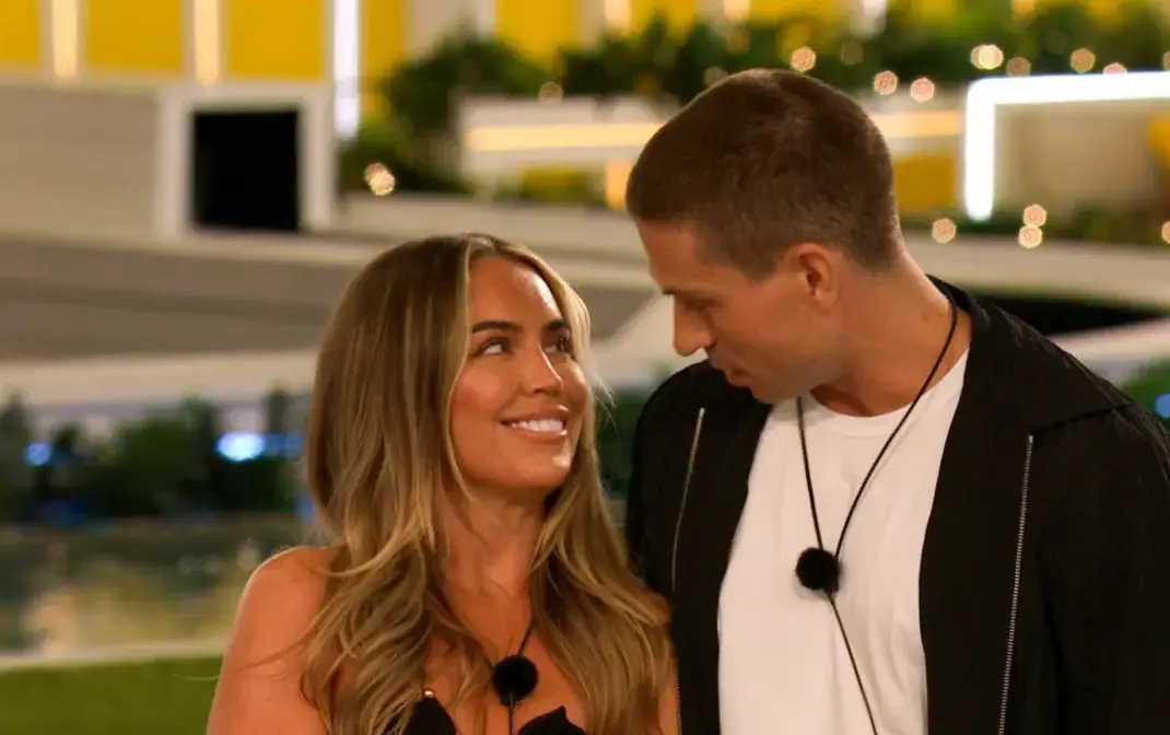 Joey is currently coupled up with Samantha. (ITV)