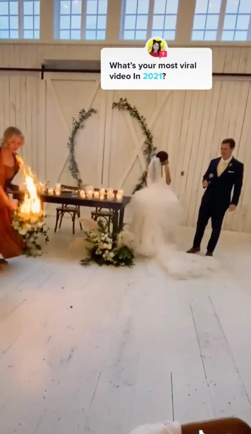 The photographer quickly ran to the rescue (