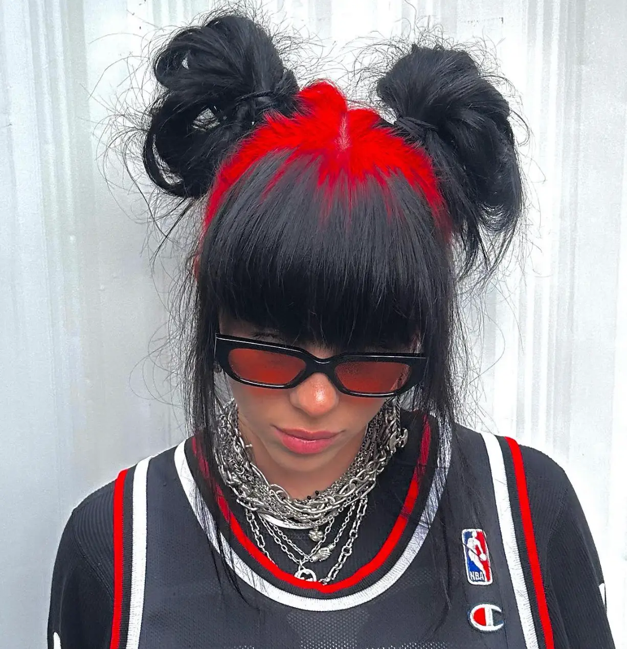 Fans were beyond 'shocked' that Billie's mum made a brief appearance on Friends back in the 90s. (Instagram/@billieeilish)