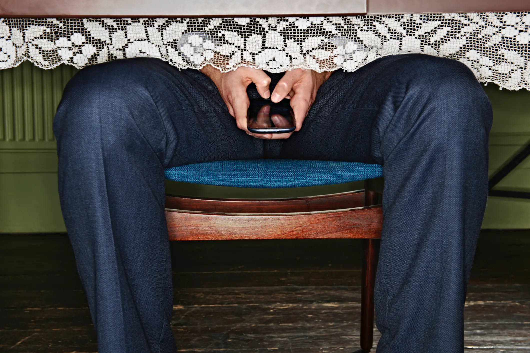 Hiding phone notifications can also be a major red flag. (Frank Herholdt / Getty Images)