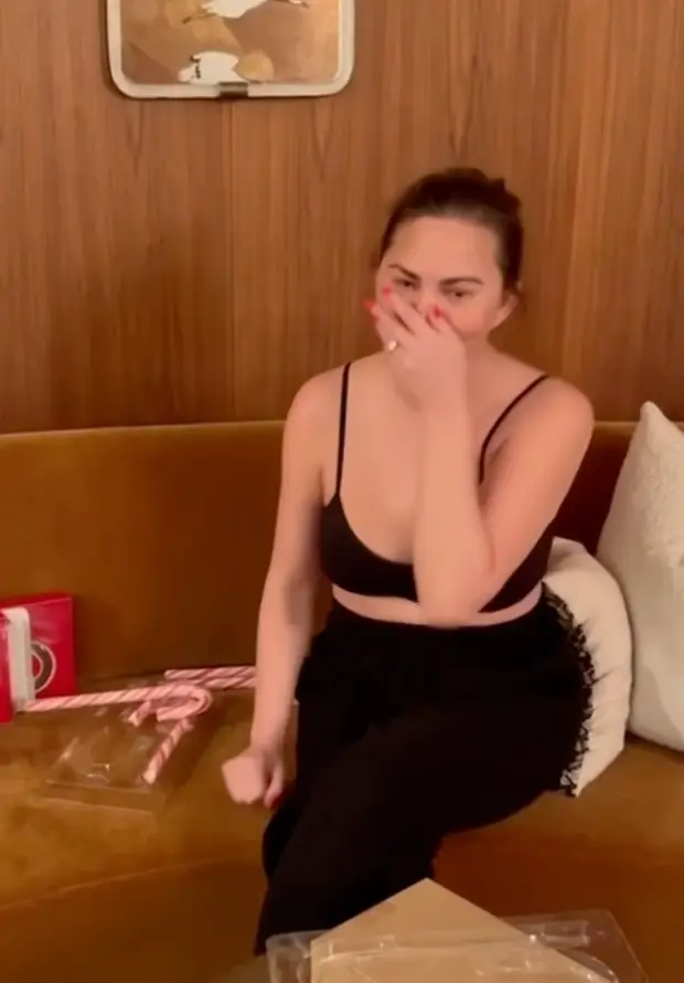 Chrissy Teigen suffered an unfortunate dental incident while doing a festive activity with her kids (Instagram/@chrissyteigen)