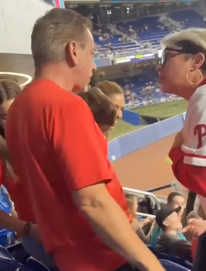 Some viewers believe the sister then swaps the ball (X/@irenekazakos)