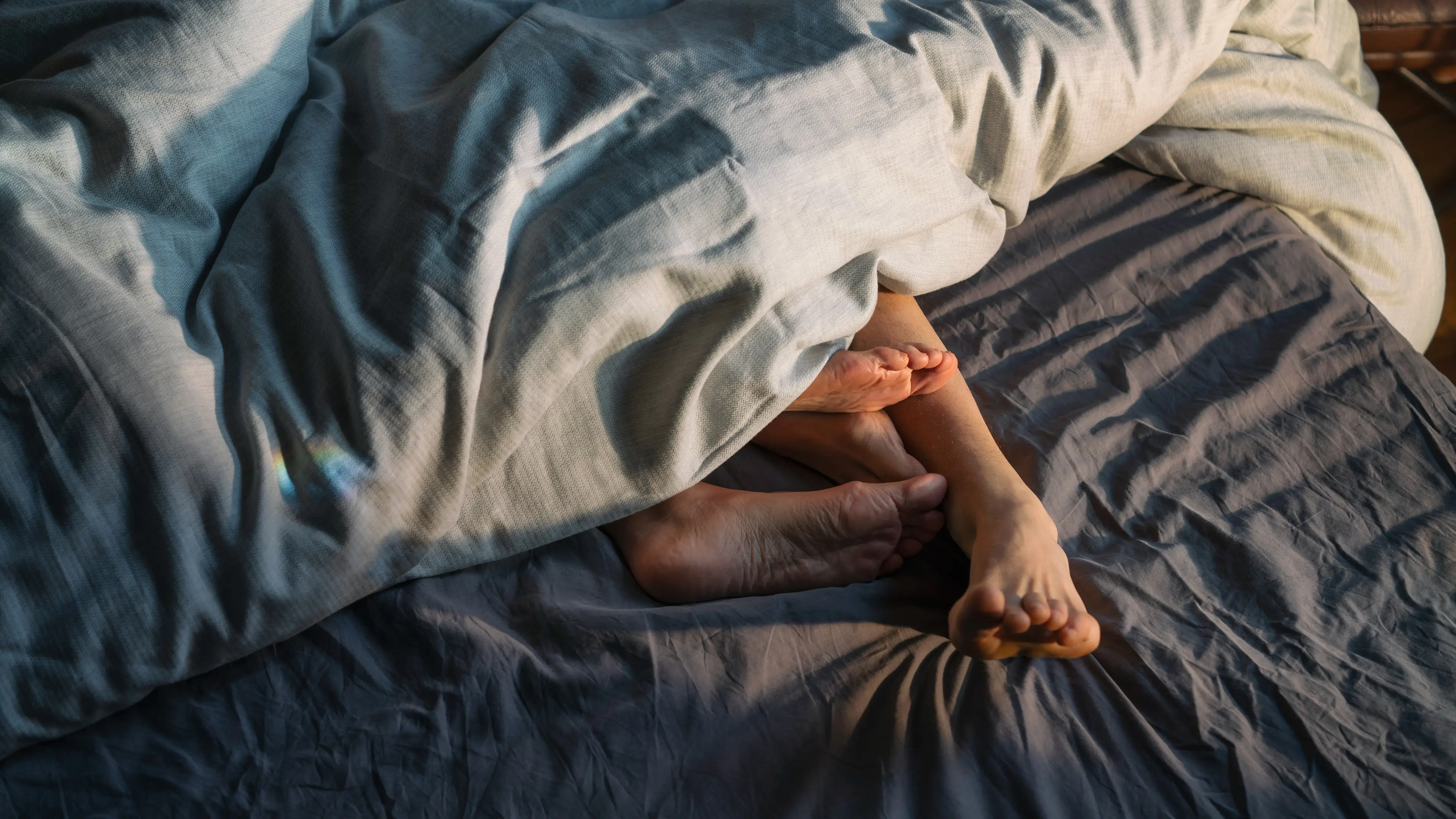 Expert reveals best time to have sex depending on your age 