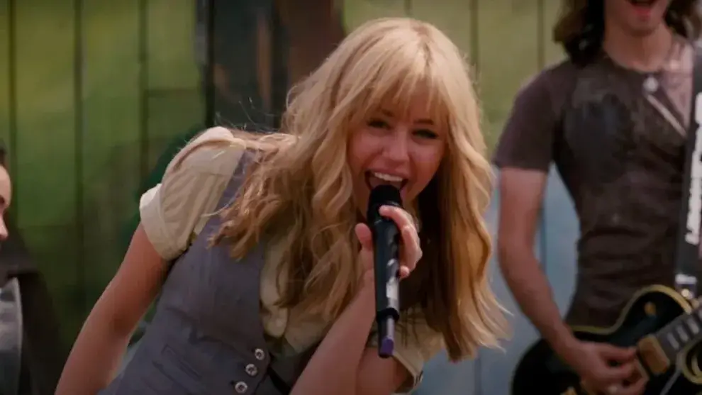 Hannah Montana fans are celebrating the iconic show's 20th anniversary (Disney)
