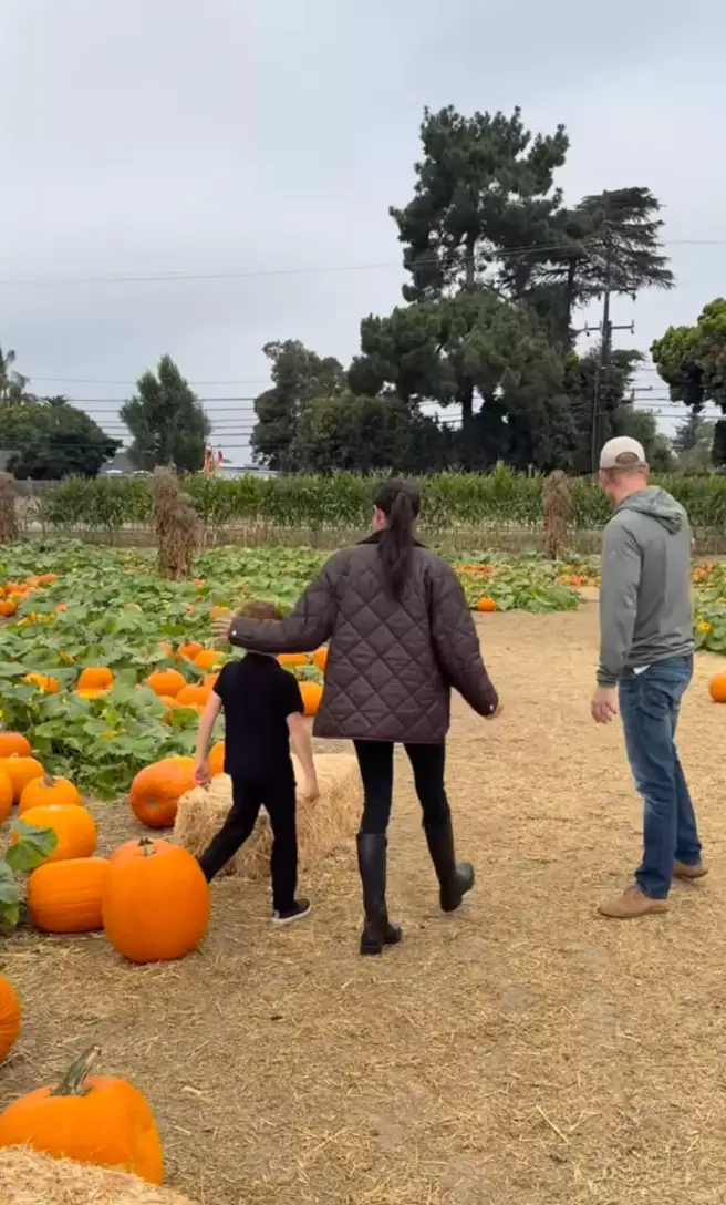  The family of four enjoyed a day out at a pumpkin patch over the weekend (Instagram/@meghan)