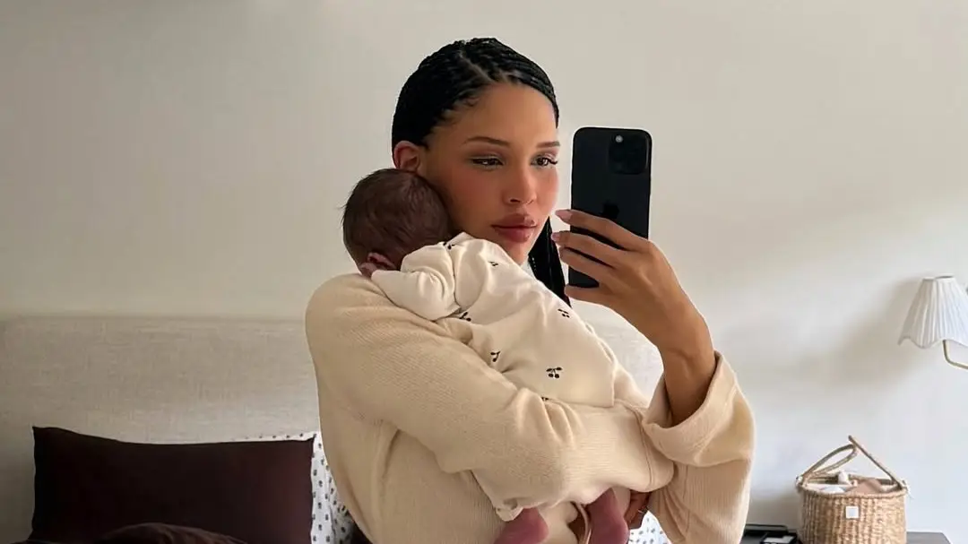 Instagram/@naraaziza