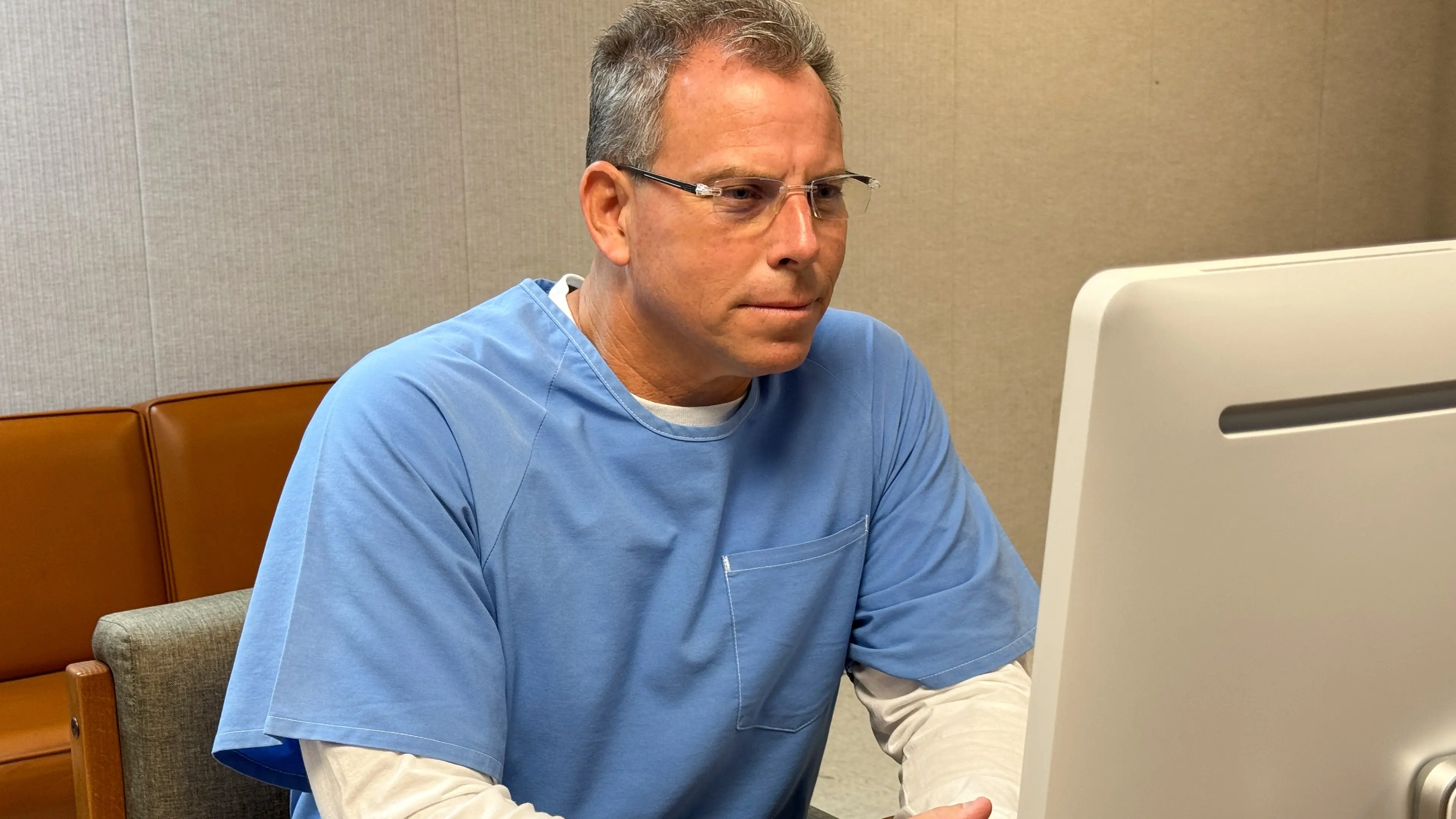 Erik Menendez given major update at parole hearing decades after parents’ murder 