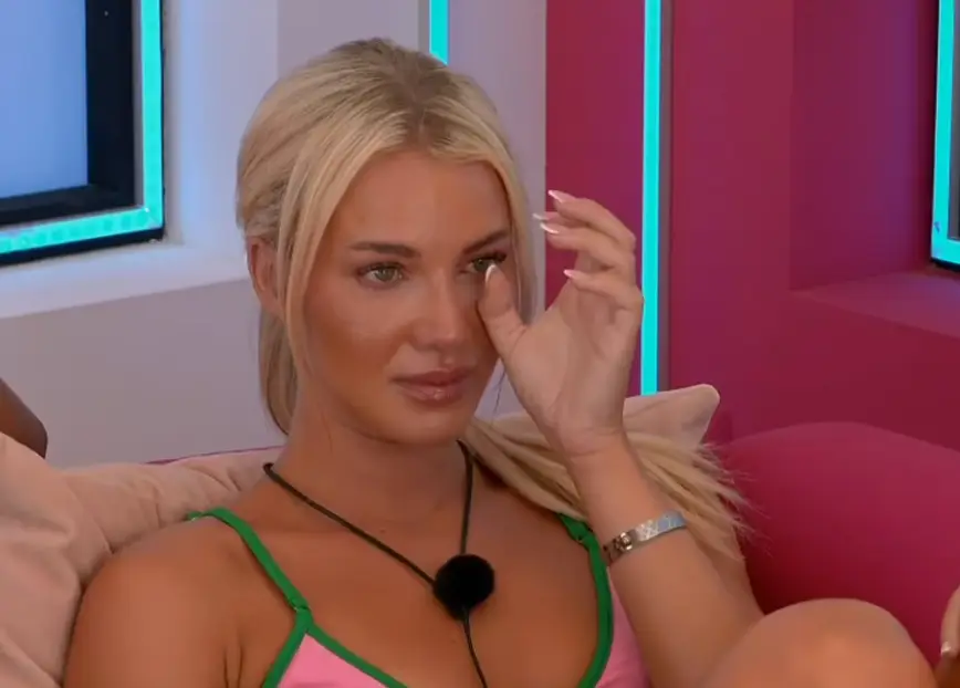 Love Island fans were not happy about the scheduling switch-up. (ITV)