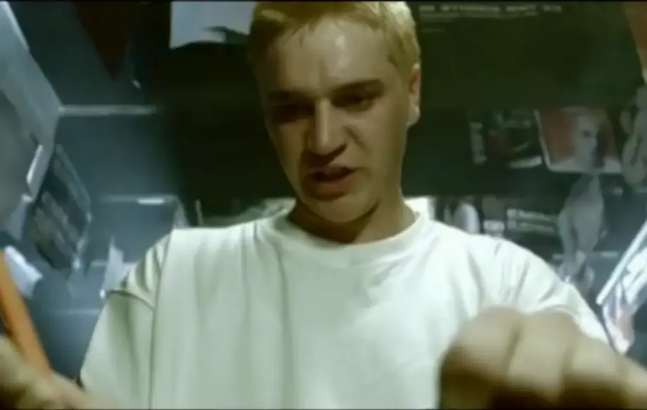 Devon Sawa played Stan in the music video (Aftermath Entertainment)