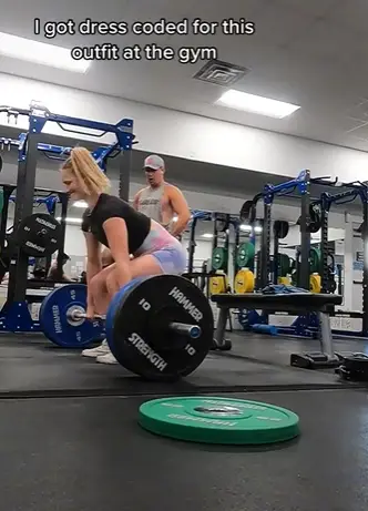 Vonny showed the outfit she was wearing on TikTok.