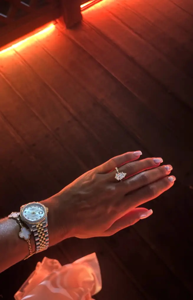 Molly showed off her new ring (Instagram/@tomclare___)