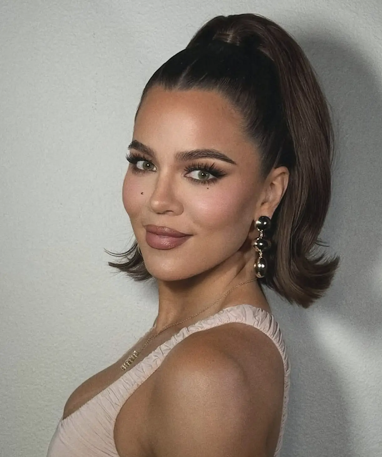 Khloé has revealed an array of cosmetic procedures (Instagram/khloekardashian)