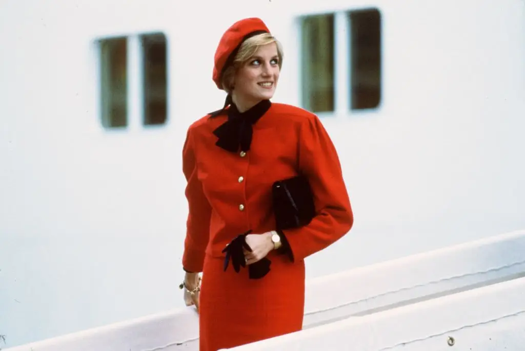 Princess Diana photographed wearing her charm bracelet in 1984 (Tim Graham Photo/Getty Images)