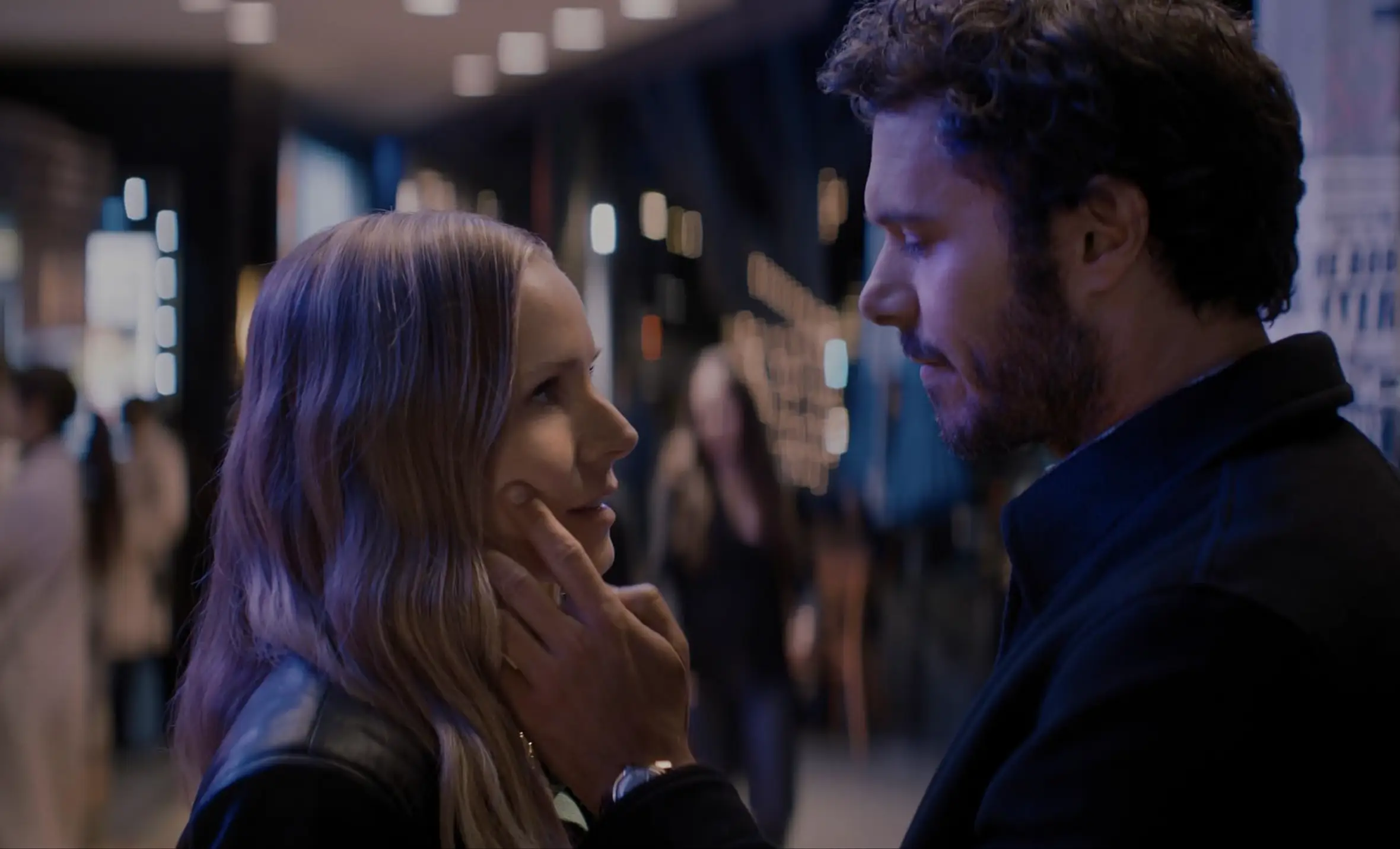 The series stars Kristen Bell and Adam Brody (Netflix)