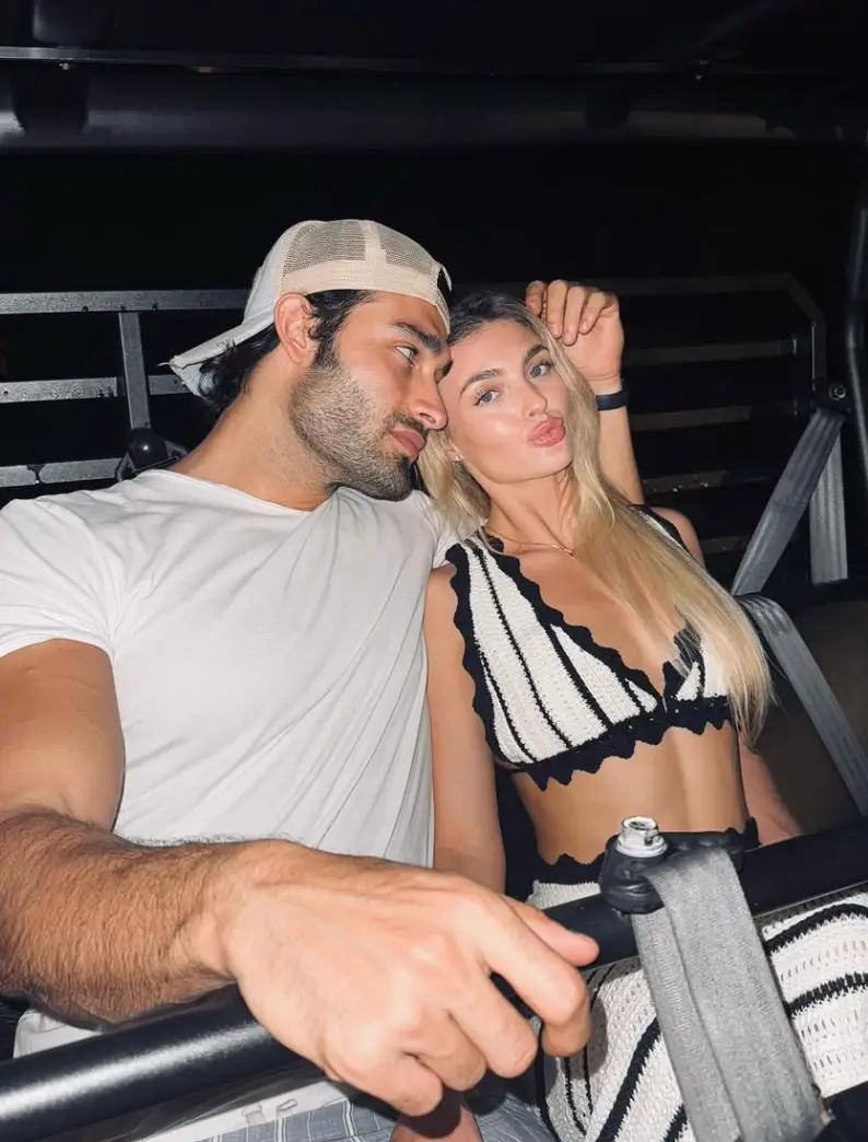 The New Year post saw the alleged couple cosied up in all five snaps (Instagram/@samasghari)