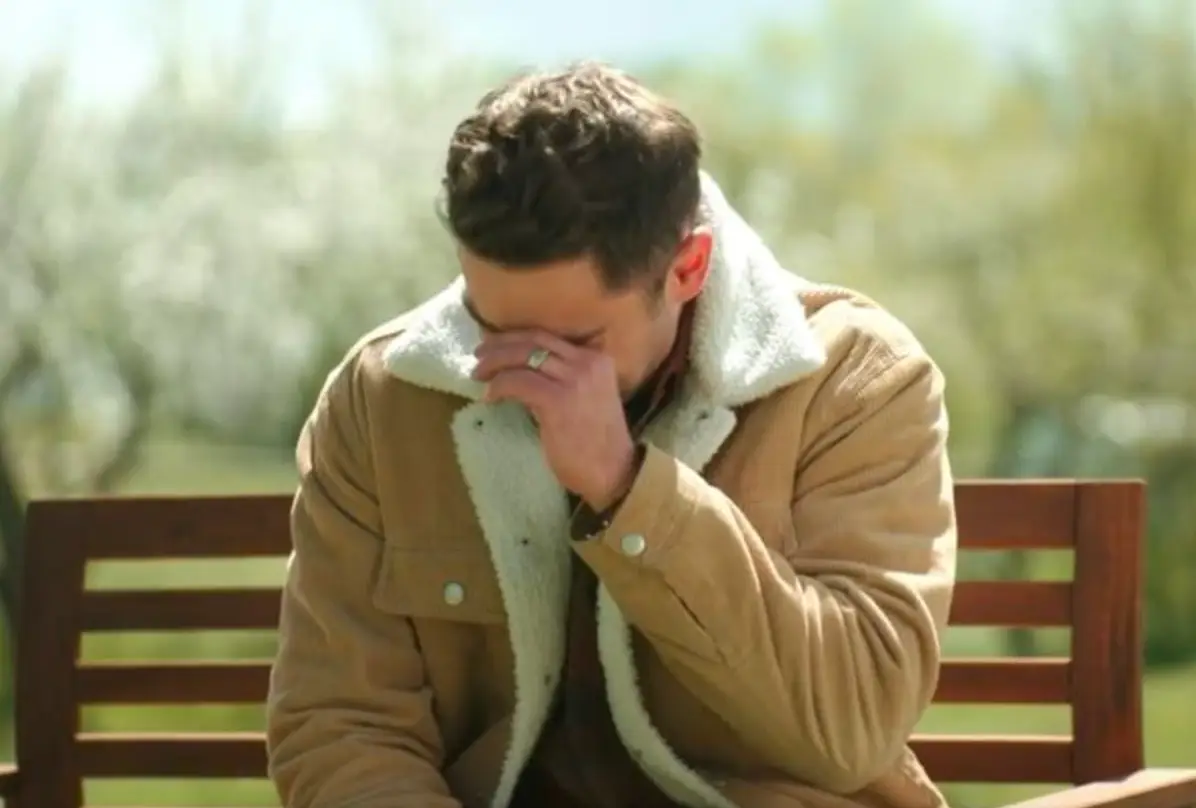 Zac Efron wearing a 'wedding ring'.