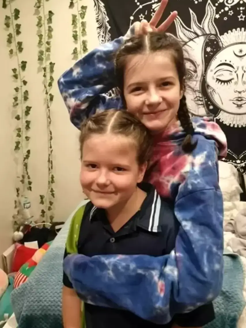 Meika and her 10-year-old sister Freya.