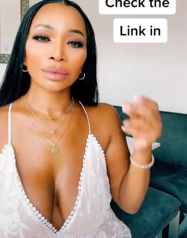 Ella says she looks better now than she did when she was aged in her thirties.