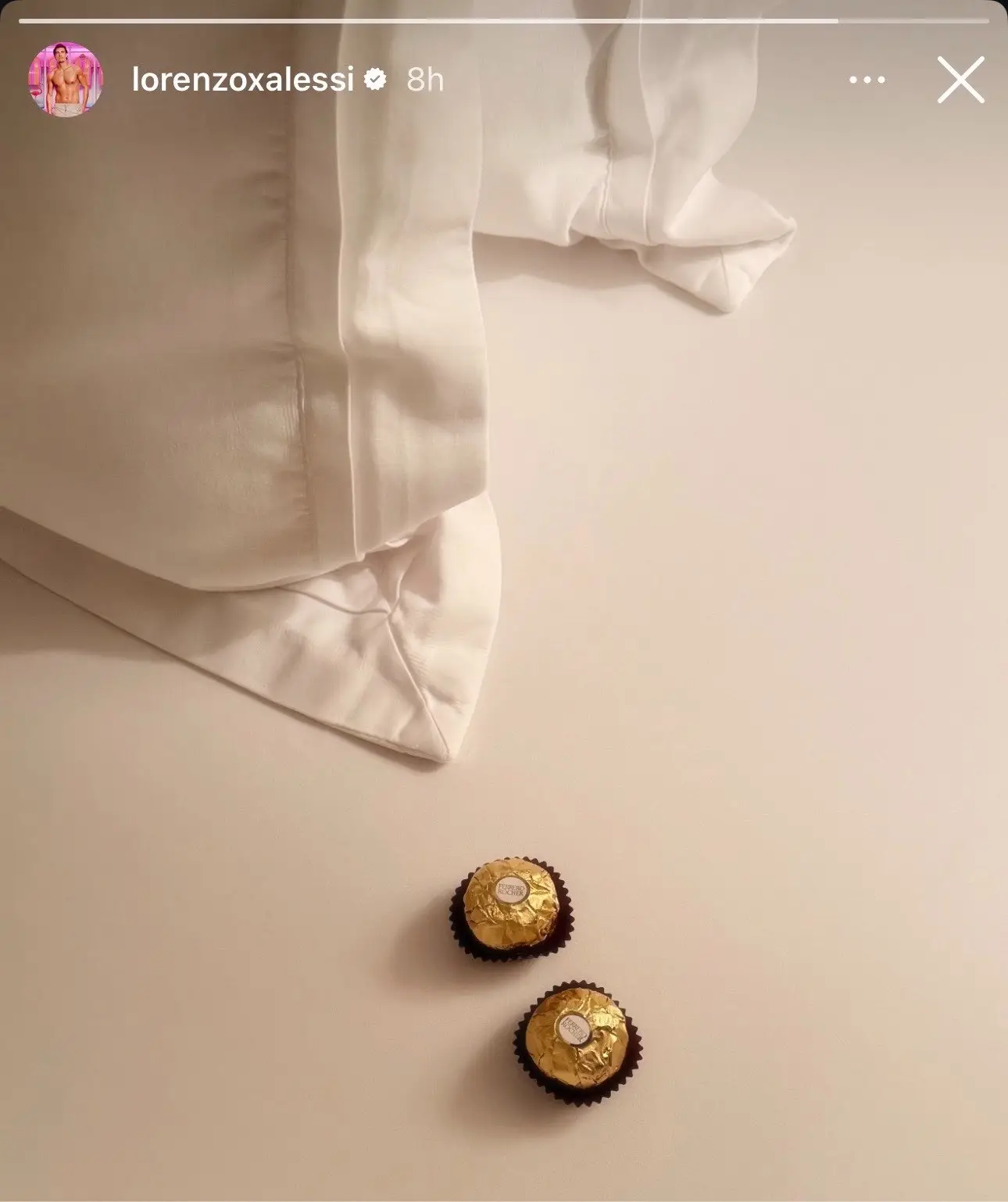 The Love Island winner shared a snap of two Ferrero Rochers in his bed (Instagram/lorenzoxalessi)