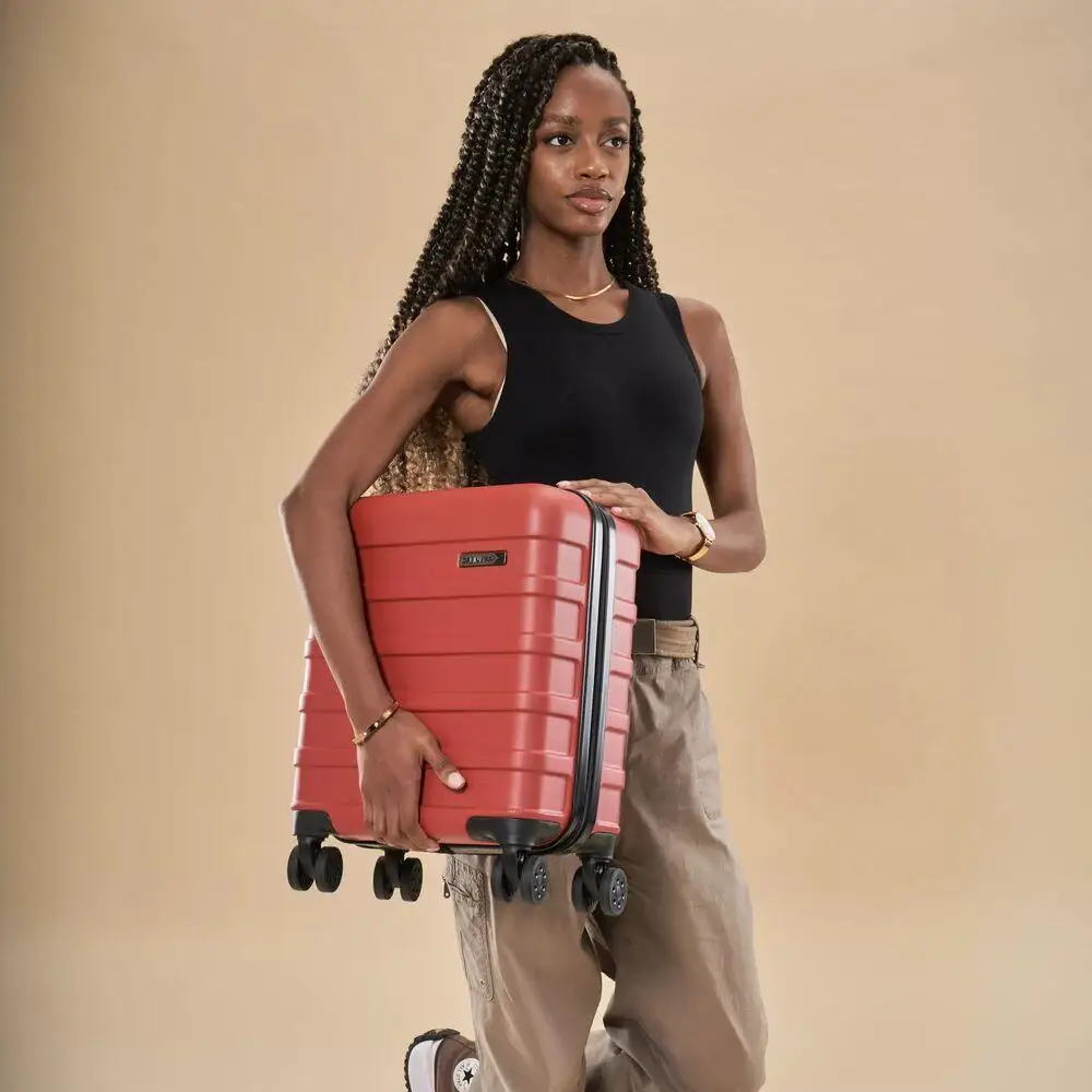 This cabin bag fits perfectly under the seat in front of you.