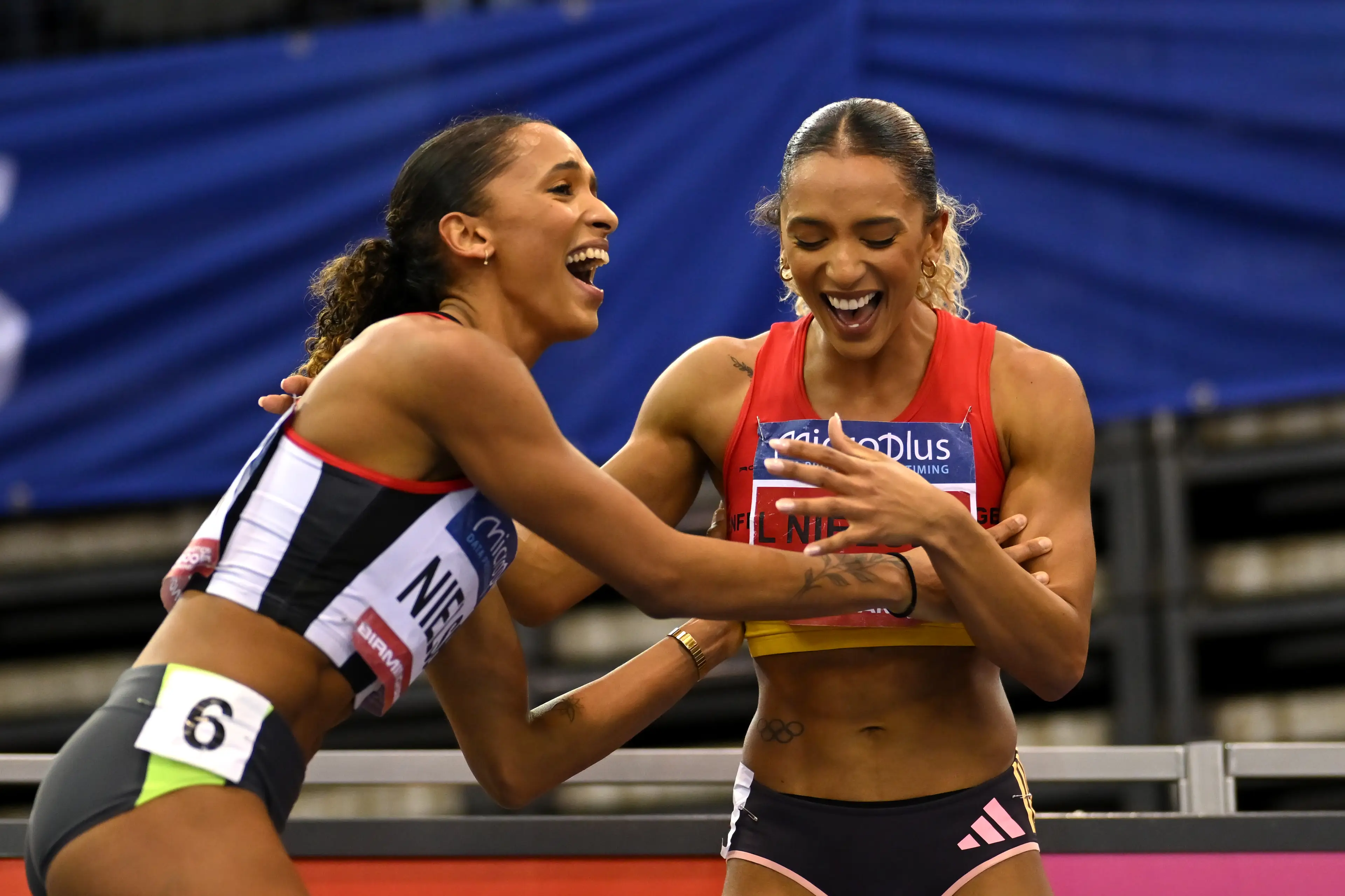 The sisters were both diagnosed with multiple sclerosis as teens. (Dan Mullan/Getty Images)