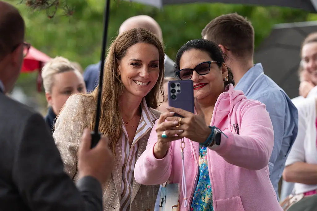 Kate Middleton made time to take selfies with fans during her appearance today (STEFAN ROUSSEAU / Getty Images)