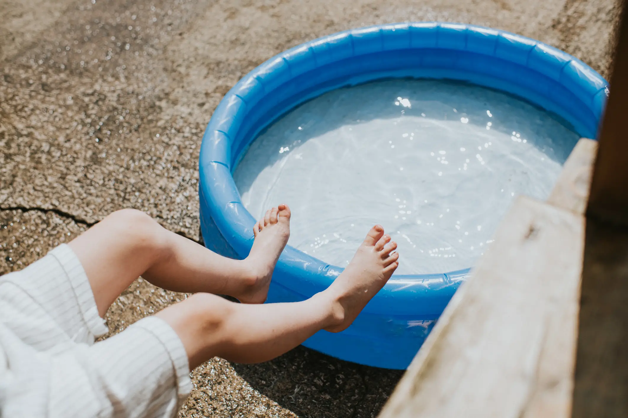 Keeping a paddling pool warm can be a right faff. (Catherine Falls Commercial / Getty Images)