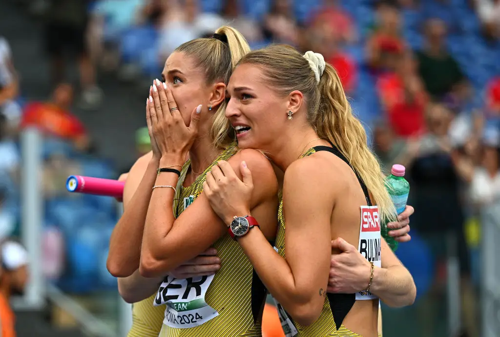Luna Bulmahn and Alicia Schmidt. (Mattia Ozbot/Getty Images for European Athletics)