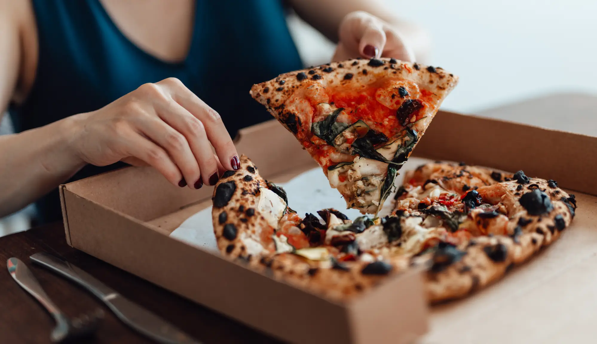 There are three symptoms to look out for when it comes to eating.