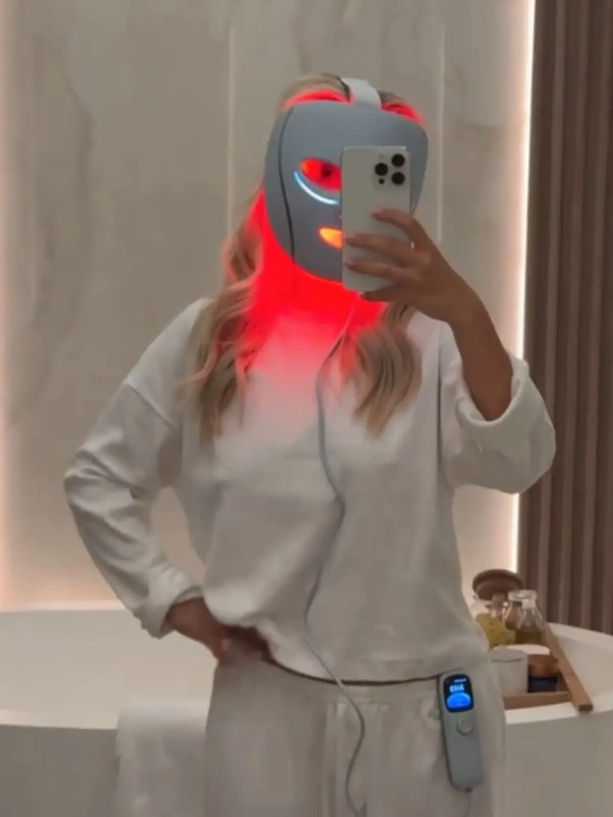 Molly-Mae Hague wearing the Shark CryoGlow Face Mask (Photo credit: @sharkbeautyuk TikTok)