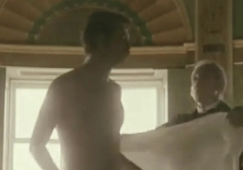 Did you think we'd put the scene here? It's too NSFW! (Netflix)