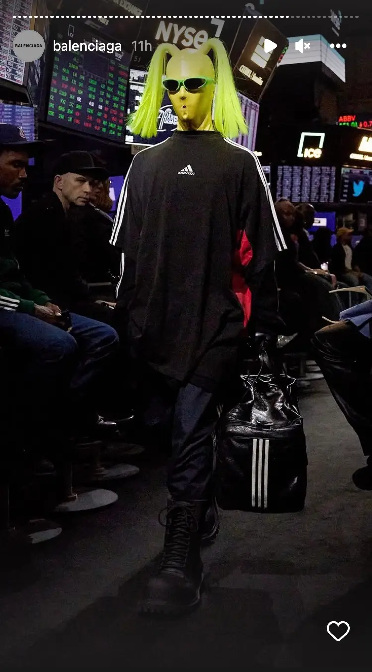 Balenciaga’s creative director Demna Gvasalia recently took to The New York Stock Exchange in the city alongside a slew of models to showcase the fashion house’s Spring 2023 collection.