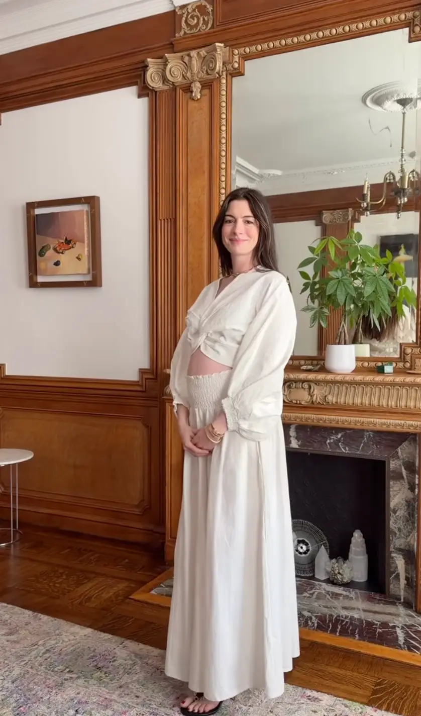 The actress previously claimed she was 'shocked' to discover she's expecting again (Instagram/@annehathaway)