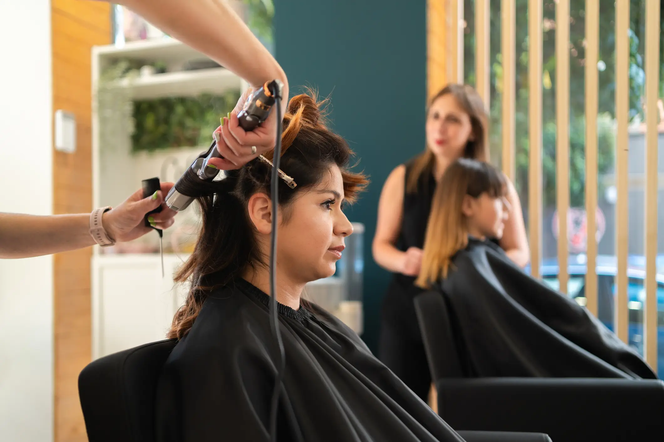 Hairdressers are getting real about what does their nut in (Getty Stock Image)