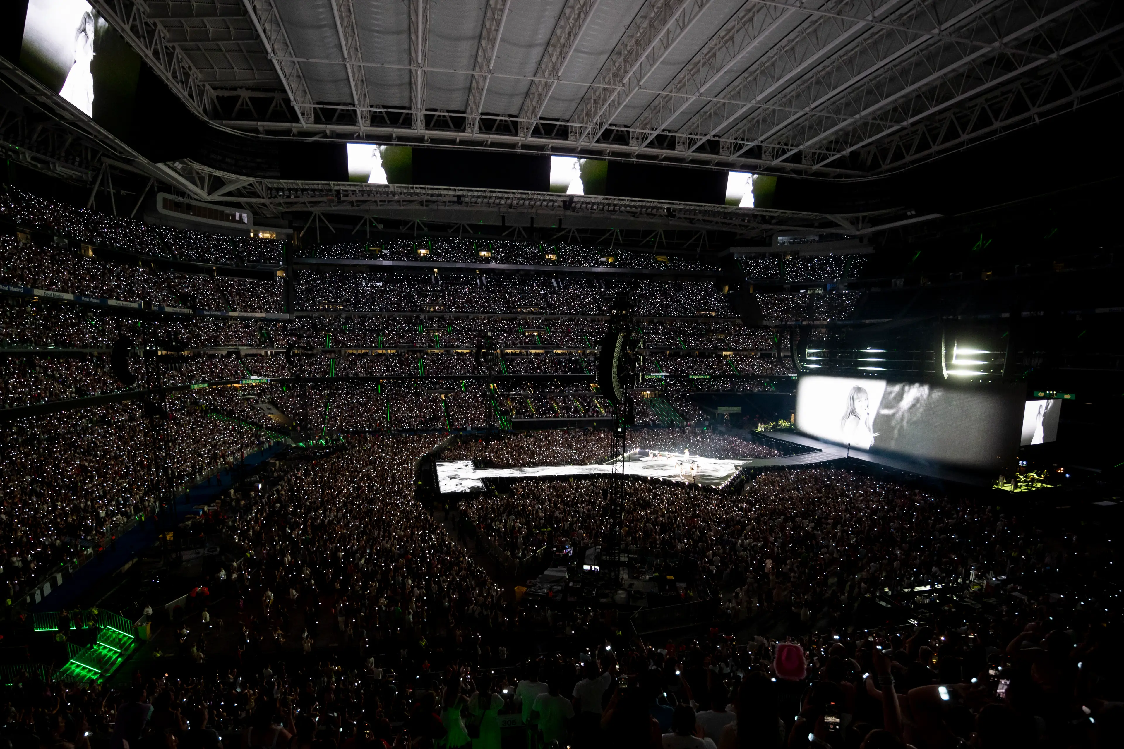 Some attendees were left unable to see. (Xavi Torrent/TAS24/Getty Images for TAS Rights Management)