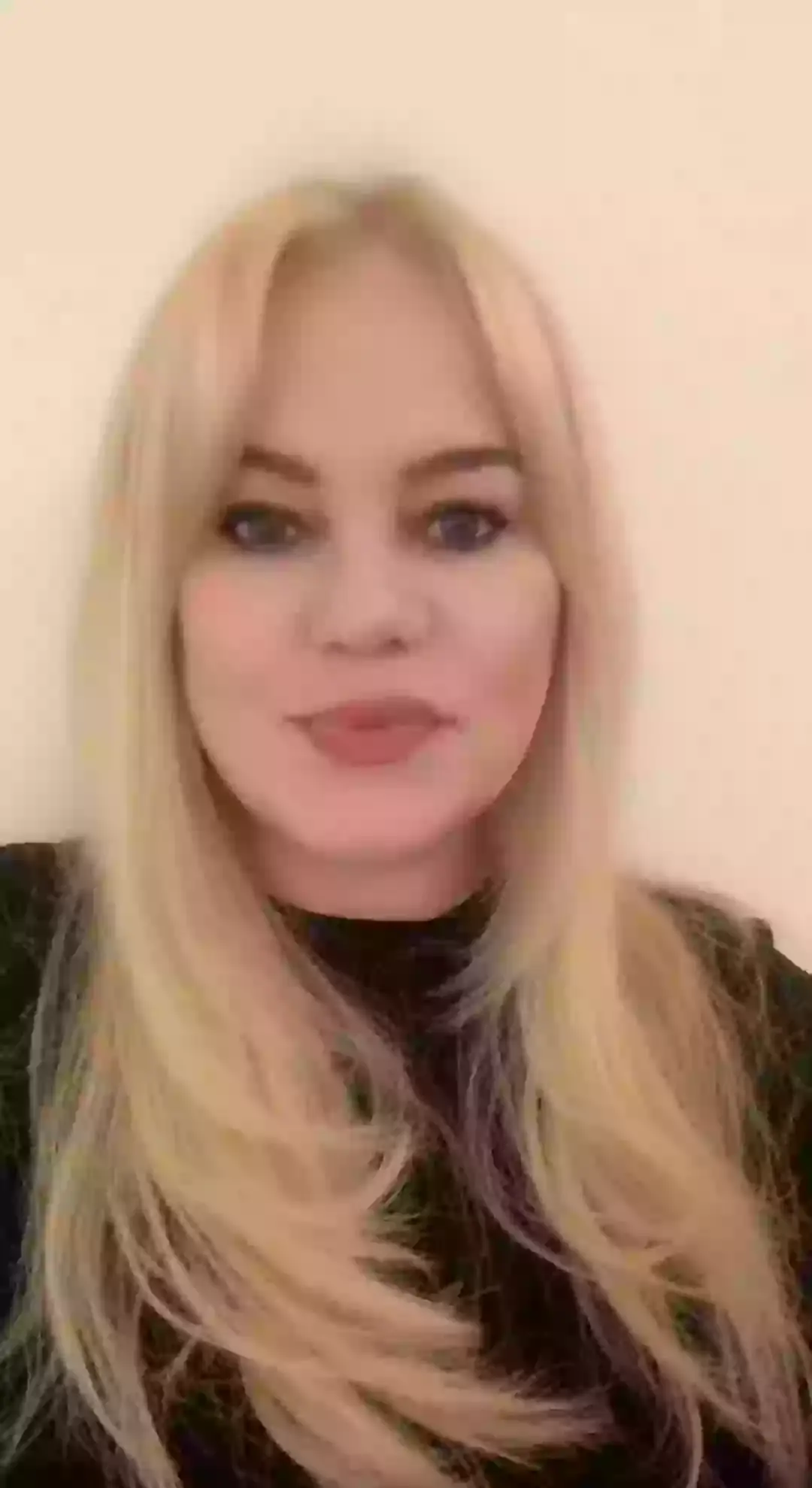 The Welsh singer featured in a new TikTok video (TikTok/@emotion.hq)