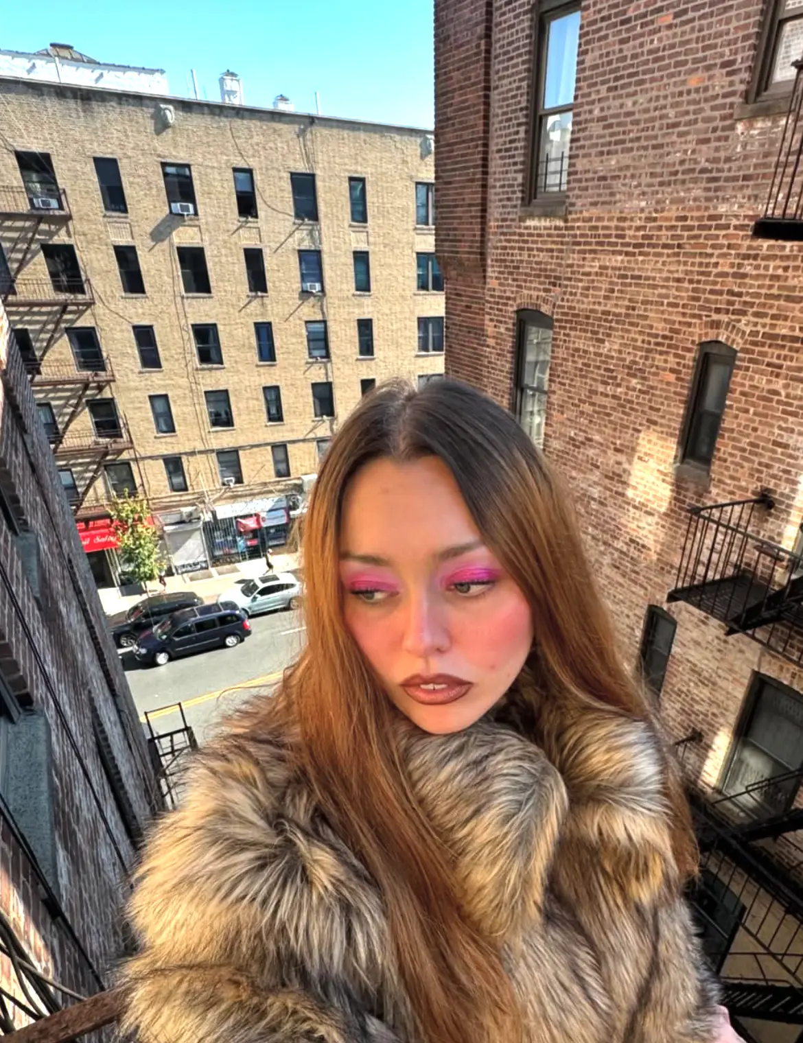 Emily is a makeup artist (emilywoodmakeup/Instagram)