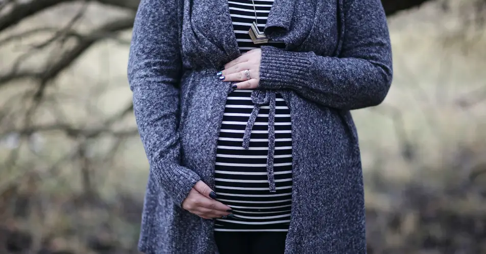 People are urging the mum-to-be to leave her husband.