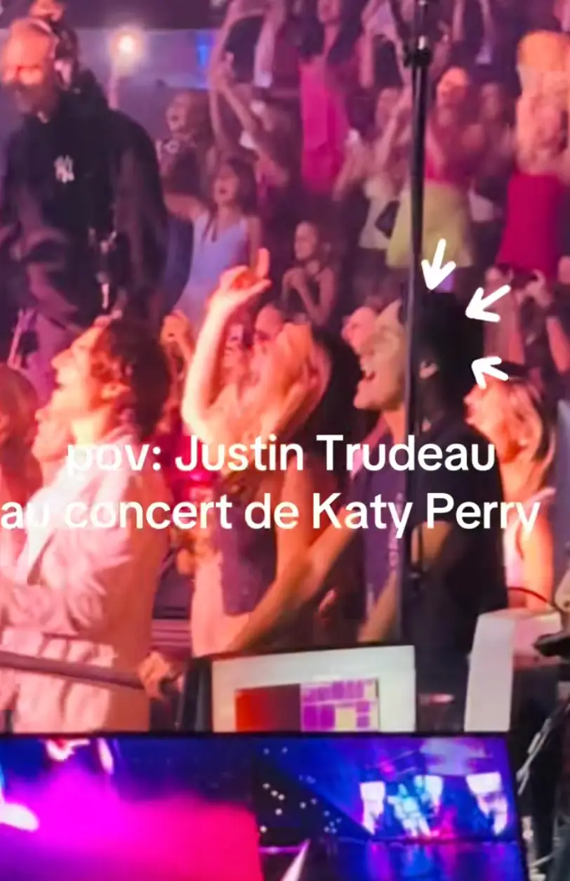 The politician was spotted in the crowd of Perry's concert (TikTok/@boomijbvyqg)