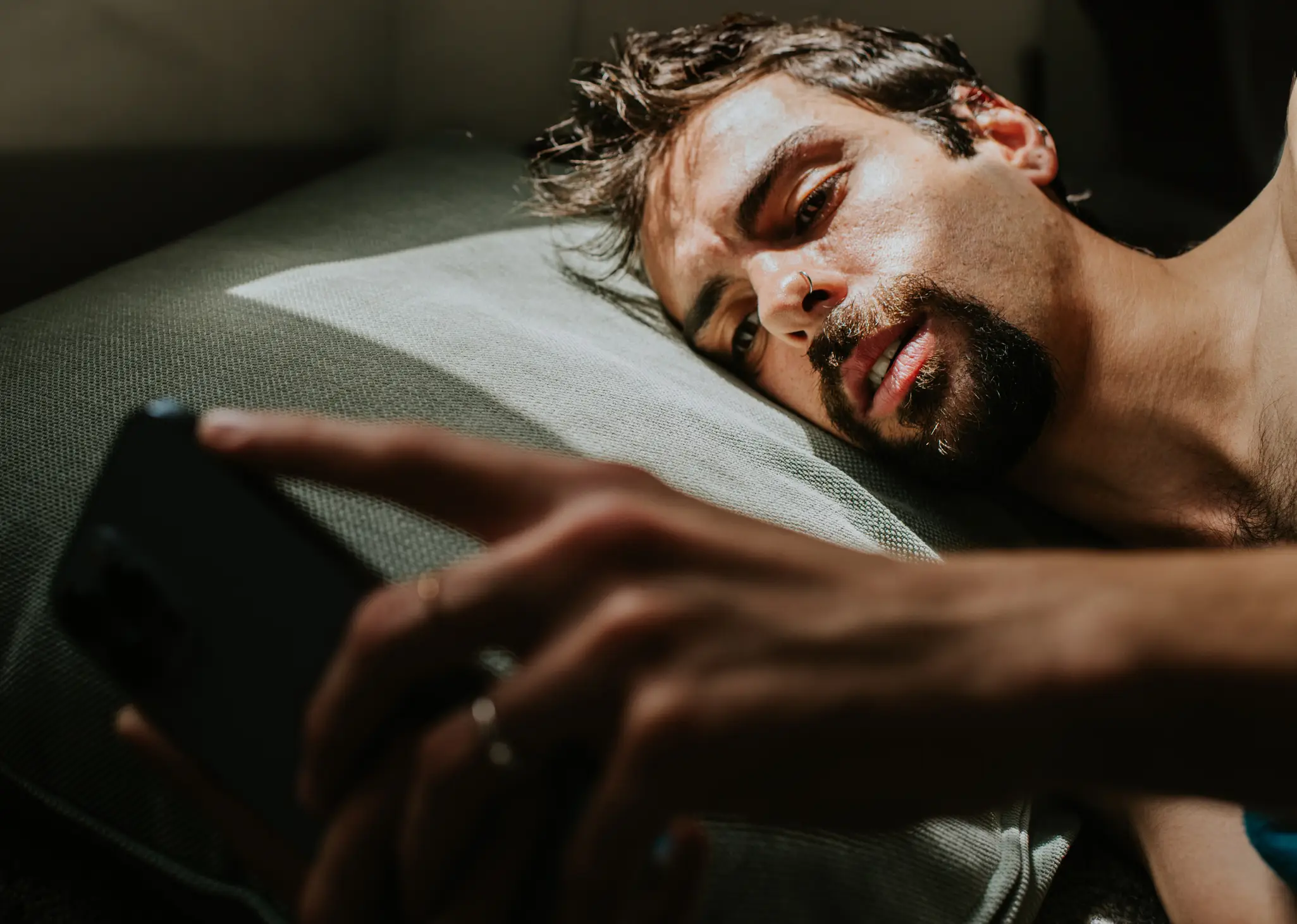 There are a number of tell-tale signs you're getting 'roached' (Catherine Falls Commercial / Getty Images)