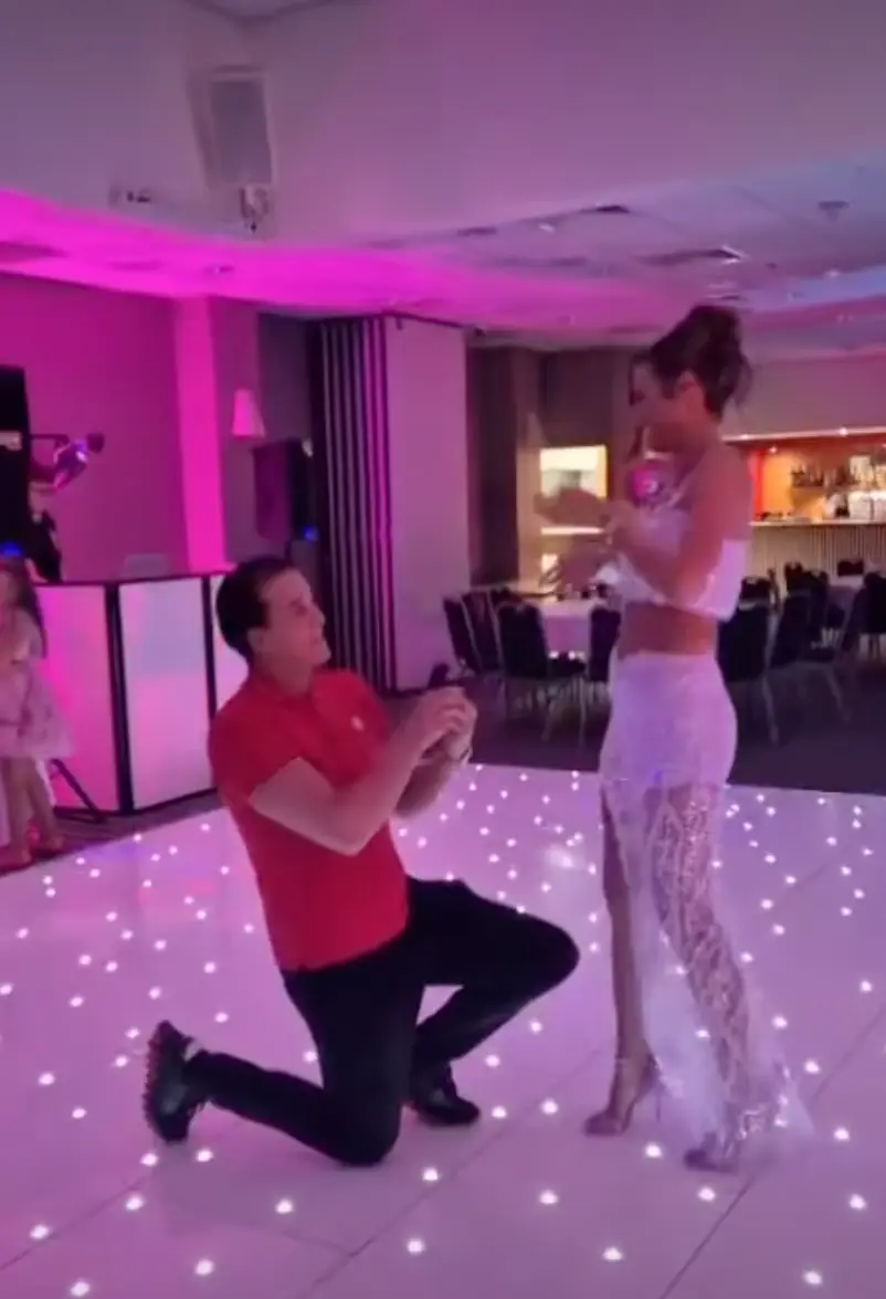 Noah popped the question to Venezuela at her sweet sixteenth birthday party (Instagram/@parisfury1)