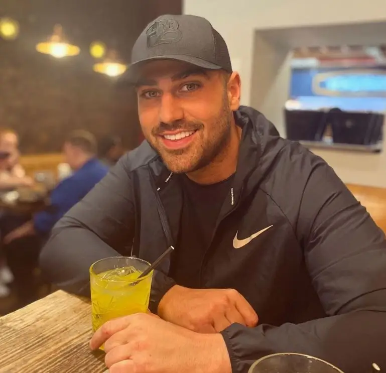 (Instagram/@jbclark_)